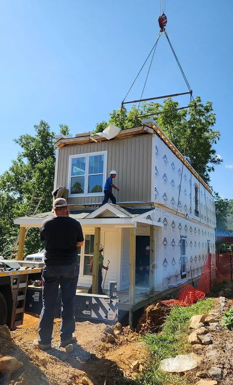 Quartz Transport moving a manufactured home